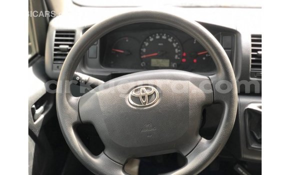 Nunua Imported Toyota Hiace Nyeupe Gari ndani ya Import - Dubai nchini Bujumbura Nunua Imported Toyota Hiace Nyeupe Gari ndani ya Import - Dubai nchini Bujumbura
