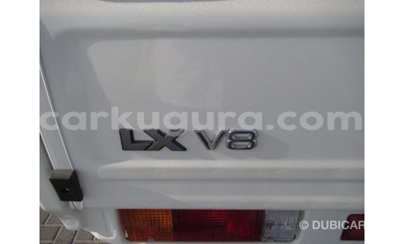 Nunua Imported Toyota Land Cruiser Nyeupe Gari ndani ya Import - Dubai nchini Bujumbura Nunua Imported Toyota Land Cruiser Nyeupe Gari ndani ya Import - Dubai nchini Bujumbura