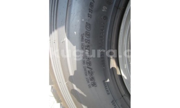 Nunua Imported Toyota Land Cruiser Nyeupe Gari ndani ya Import - Dubai nchini Bujumbura Nunua Imported Toyota Land Cruiser Nyeupe Gari ndani ya Import - Dubai nchini Bujumbura