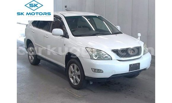 Acheter Import Voiture Toyota Harrier Blanc à Import - Dubai, Bujumbura