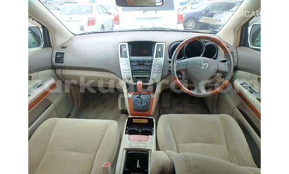 Acheter Import Voiture Toyota Harrier Blanc à Import - Dubai, Bujumbura Acheter Import Voiture Toyota Harrier Blanc à Import - Dubai, Bujumbura