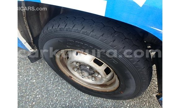 Acheter Import Voiture Nissan Caravan Blanc à Import - Dubai, Bujumbura Acheter Import Voiture Nissan Caravan Blanc à Import - Dubai, Bujumbura