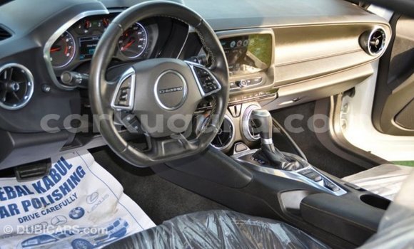 Acheter Import Voiture Chevrolet Camaro Blanc à Import - Dubai, Bujumbura Acheter Import Voiture Chevrolet Camaro Blanc à Import - Dubai, Bujumbura