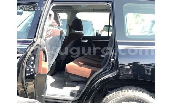 Acheter Import Voiture Toyota Land Cruiser Noir à Import - Dubai, Bujumbura Acheter Import Voiture Toyota Land Cruiser Noir à Import - Dubai, Bujumbura