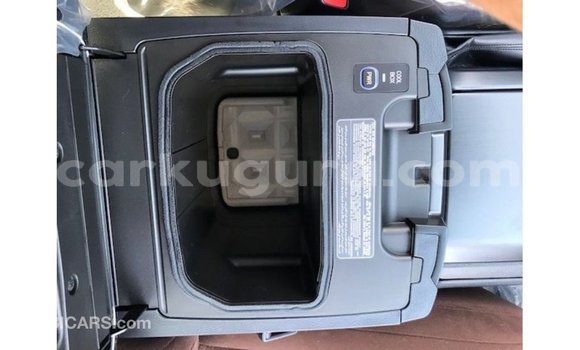 Acheter Import Voiture Toyota Land Cruiser Noir à Import - Dubai, Bujumbura Acheter Import Voiture Toyota Land Cruiser Noir à Import - Dubai, Bujumbura
