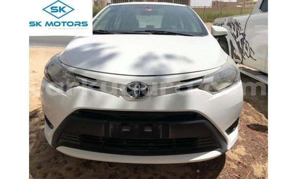 Acheter Import Voiture Toyota Yaris Blanc à Import - Dubai, Bujumbura