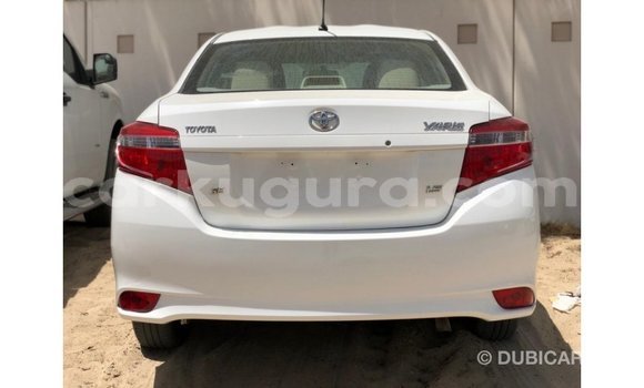 Acheter Import Voiture Toyota Yaris Blanc à Import - Dubai, Bujumbura Acheter Import Voiture Toyota Yaris Blanc à Import - Dubai, Bujumbura