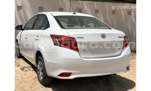 Acheter Import Voiture Toyota Yaris Blanc à Import - Dubai, Bujumbura Acheter Import Voiture Toyota Yaris Blanc à Import - Dubai, Bujumbura