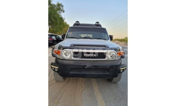 Acheter Import Voiture Toyota FJ Cruiser Autre à Import - Dubai, Bujumbura Acheter Import Voiture Toyota FJ Cruiser Autre à Import - Dubai, Bujumbura
