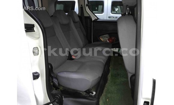 Acheter Import Voiture Peugeot Partner Blanc à Import - Dubai, Bujumbura