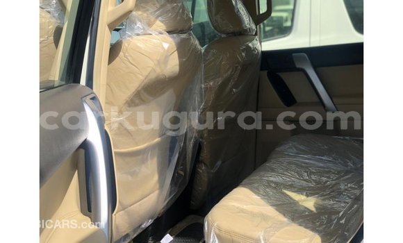 Acheter Import Voiture Toyota Prado Blanc à Import - Dubai, Bujumbura Acheter Import Voiture Toyota Prado Blanc à Import - Dubai, Bujumbura