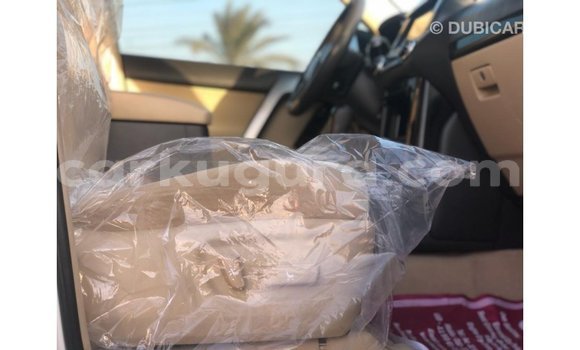 Acheter Import Voiture Toyota Prado Blanc à Import - Dubai, Bujumbura Acheter Import Voiture Toyota Prado Blanc à Import - Dubai, Bujumbura