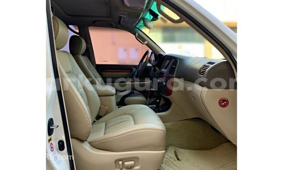 Nunua Imported Lexus LX Nyeupe Gari ndani ya Import - Dubai nchini Bujumbura Nunua Imported Lexus LX Nyeupe Gari ndani ya Import - Dubai nchini Bujumbura