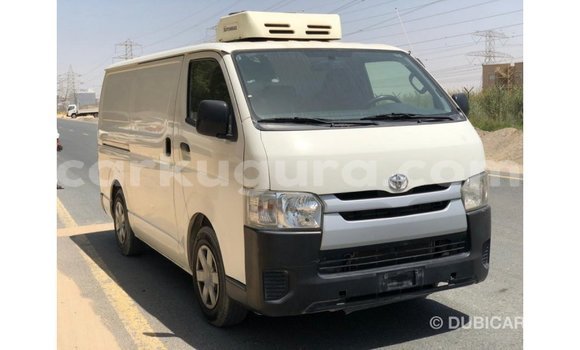 Acheter Import Voiture Toyota Hiace Blanc à Import - Dubai, Bujumbura Acheter Import Voiture Toyota Hiace Blanc à Import - Dubai, Bujumbura