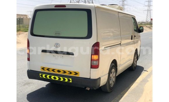 Acheter Import Voiture Toyota Hiace Blanc à Import - Dubai, Bujumbura Acheter Import Voiture Toyota Hiace Blanc à Import - Dubai, Bujumbura