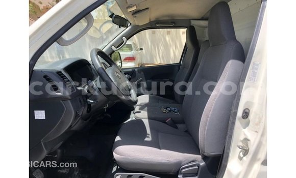 Acheter Import Voiture Toyota Hiace Blanc à Import - Dubai, Bujumbura Acheter Import Voiture Toyota Hiace Blanc à Import - Dubai, Bujumbura