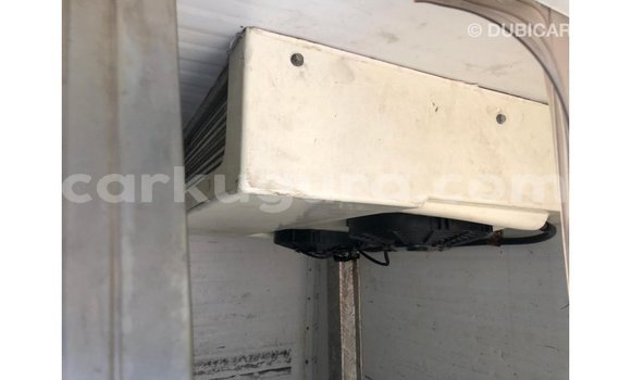 Acheter Import Voiture Toyota Hiace Blanc à Import - Dubai, Bujumbura Acheter Import Voiture Toyota Hiace Blanc à Import - Dubai, Bujumbura