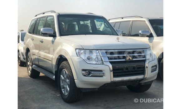 Nunua Imported Mitsubishi Pajero Nyeusi Gari ndani ya Import - Dubai nchini Bujumbura Nunua Imported Mitsubishi Pajero Nyeusi Gari ndani ya Import - Dubai nchini Bujumbura