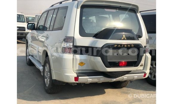 Nunua Imported Mitsubishi Pajero Nyeusi Gari ndani ya Import - Dubai nchini Bujumbura Nunua Imported Mitsubishi Pajero Nyeusi Gari ndani ya Import - Dubai nchini Bujumbura