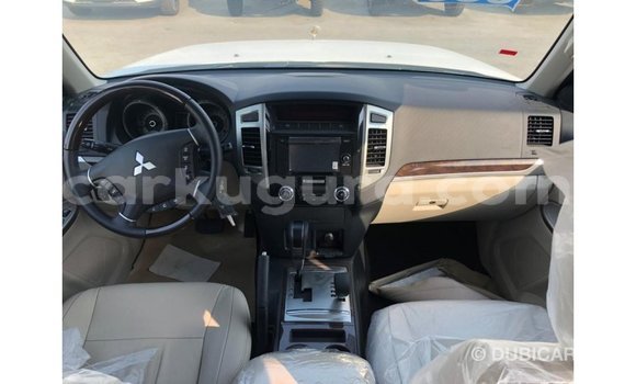 Nunua Imported Mitsubishi Pajero Nyeusi Gari ndani ya Import - Dubai nchini Bujumbura Nunua Imported Mitsubishi Pajero Nyeusi Gari ndani ya Import - Dubai nchini Bujumbura