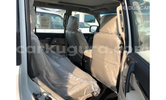 Nunua Imported Mitsubishi Pajero Nyeusi Gari ndani ya Import - Dubai nchini Bujumbura Nunua Imported Mitsubishi Pajero Nyeusi Gari ndani ya Import - Dubai nchini Bujumbura