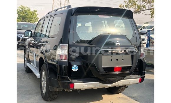 Acheter Import Voiture Mitsubishi Pajero Noir à Import - Dubai, Bujumbura Acheter Import Voiture Mitsubishi Pajero Noir à Import - Dubai, Bujumbura
