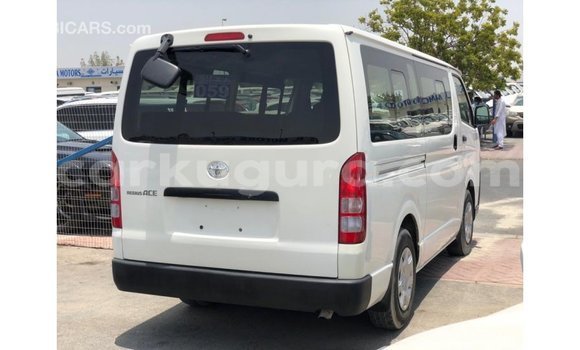 Buy Import Toyota Hiace White Car in Import - Dubai in Bujumbura Buy Import Toyota Hiace White Car in Import - Dubai in Bujumbura