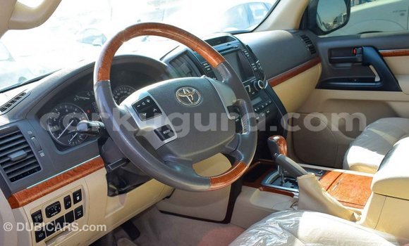 Nunua Imported Toyota Land Cruiser Nyingine Gari ndani ya Import - Dubai nchini Bujumbura Nunua Imported Toyota Land Cruiser Nyingine Gari ndani ya Import - Dubai nchini Bujumbura