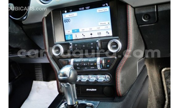 Acheter Import Voiture Ford Mustang Blanc à Import - Dubai, Bujumbura Acheter Import Voiture Ford Mustang Blanc à Import - Dubai, Bujumbura