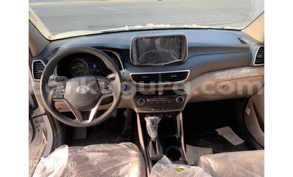 Buy Import Hyundai Tucson White Car in Import - Dubai in Bujumbura Buy Import Hyundai Tucson White Car in Import - Dubai in Bujumbura