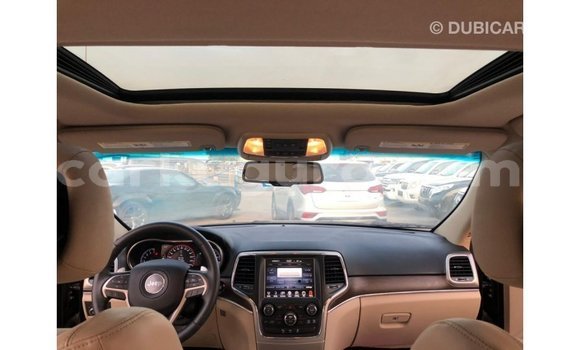 Acheter Import Voiture Jeep Grand Cherokee Noir à Import - Dubai, Bujumbura Acheter Import Voiture Jeep Grand Cherokee Noir à Import - Dubai, Bujumbura