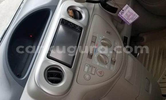Nunua Ilio tumika Toyota Porte Beige Gari ndani ya Bujumbura nchini Bujumbura Nunua Ilio tumika Toyota Porte Beige Gari ndani ya Bujumbura nchini Bujumbura