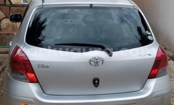 Nunua Ilio tumika Toyota Vitz Fedha Gari ndani ya Bujumbura nchini Bujumbura Nunua Ilio tumika Toyota Vitz Fedha Gari ndani ya Bujumbura nchini Bujumbura