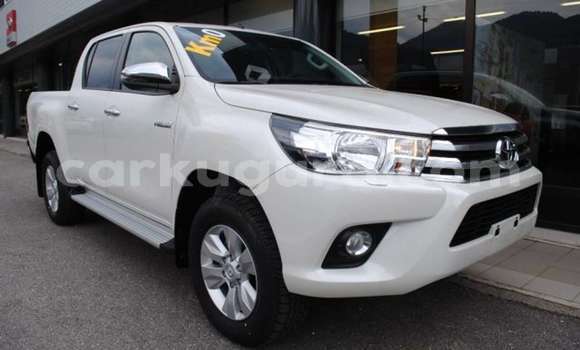 Nunua Ilio tumika Toyota Hilux Nyeupe Gari ndani ya Bujumbura nchini Bujumbura Nunua Ilio tumika Toyota Hilux Nyeupe Gari ndani ya Bujumbura nchini Bujumbura