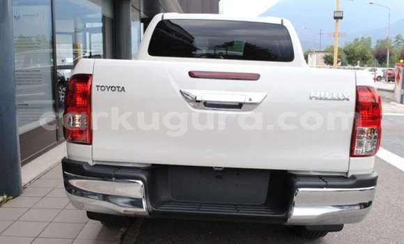 Nunua Ilio tumika Toyota Hilux Nyeupe Gari ndani ya Bujumbura nchini Bujumbura Nunua Ilio tumika Toyota Hilux Nyeupe Gari ndani ya Bujumbura nchini Bujumbura