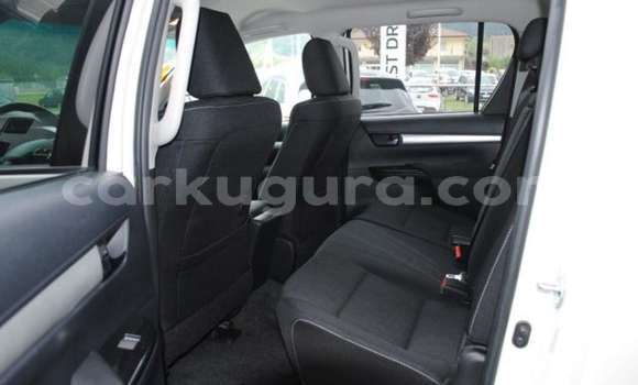 Nunua Ilio tumika Toyota Hilux Nyeupe Gari ndani ya Bujumbura nchini Bujumbura Nunua Ilio tumika Toyota Hilux Nyeupe Gari ndani ya Bujumbura nchini Bujumbura