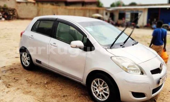 Nunua Ilio tumika Toyota Vitz Fedha Gari ndani ya Bujumbura nchini Bujumbura Nunua Ilio tumika Toyota Vitz Fedha Gari ndani ya Bujumbura nchini Bujumbura