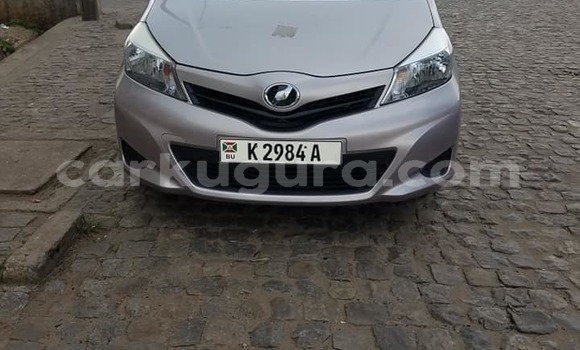 Acheter Occasion Voiture Toyota Vitz Gris à Bujumbura, Bujumbura Acheter Occasion Voiture Toyota Vitz Gris à Bujumbura, Bujumbura