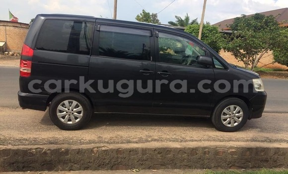 Acheter Occasion Voiture Toyota Noah Noir à Bujumbura, Bujumbura Acheter Occasion Voiture Toyota Noah Noir à Bujumbura, Bujumbura