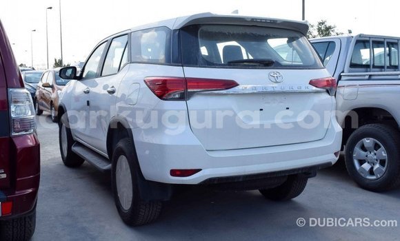 Buy Import Toyota Fortuner White Car in Import - Dubai in Bujumbura Buy Import Toyota Fortuner White Car in Import - Dubai in Bujumbura