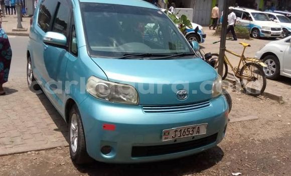 Acheter Occasion Voiture Toyota Porte Bleu à Bujumbura, Bujumbura Acheter Occasion Voiture Toyota Porte Bleu à Bujumbura, Bujumbura