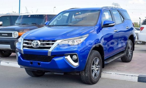 Acheter Import Voiture Toyota Fortuner Bleu à Import - Dubai, Bujumbura Acheter Import Voiture Toyota Fortuner Bleu à Import - Dubai, Bujumbura