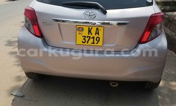 Acheter Occasion Voiture Toyota Vitz Gris à Bujumbura, Bujumbura Acheter Occasion Voiture Toyota Vitz Gris à Bujumbura, Bujumbura