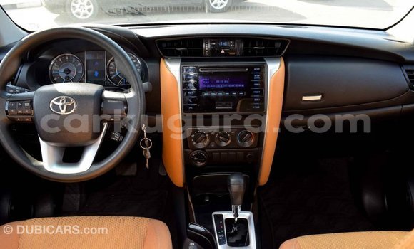 Acheter Import Voiture Toyota Fortuner Bleu à Import - Dubai, Bujumbura Acheter Import Voiture Toyota Fortuner Bleu à Import - Dubai, Bujumbura