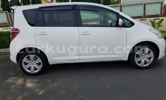 Acheter Occasion Voiture Toyota Ractis Blanc à Bujumbura, Bujumbura Acheter Occasion Voiture Toyota Ractis Blanc à Bujumbura, Bujumbura