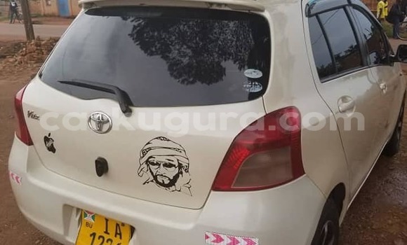Nunua Ilio tumika Toyota Vitz Nyeupe Gari ndani ya Bujumbura nchini Bujumbura Nunua Ilio tumika Toyota Vitz Nyeupe Gari ndani ya Bujumbura nchini Bujumbura