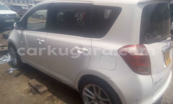 Nunua Ilio tumika Toyota Ractis Nyeupe Gari ndani ya Bujumbura nchini Bujumbura Nunua Ilio tumika Toyota Ractis Nyeupe Gari ndani ya Bujumbura nchini Bujumbura