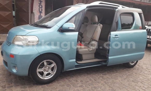 Nunua Ilio tumika Toyota Porte Bluu Gari ndani ya Bujumbura nchini Bujumbura Nunua Ilio tumika Toyota Porte Bluu Gari ndani ya Bujumbura nchini Bujumbura