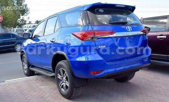Acheter Import Voiture Toyota Fortuner Bleu à Import - Dubai, Bujumbura Acheter Import Voiture Toyota Fortuner Bleu à Import - Dubai, Bujumbura