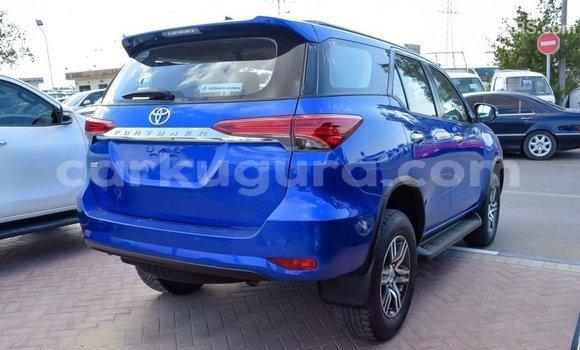Acheter Import Voiture Toyota Fortuner Bleu à Import - Dubai, Bujumbura Acheter Import Voiture Toyota Fortuner Bleu à Import - Dubai, Bujumbura